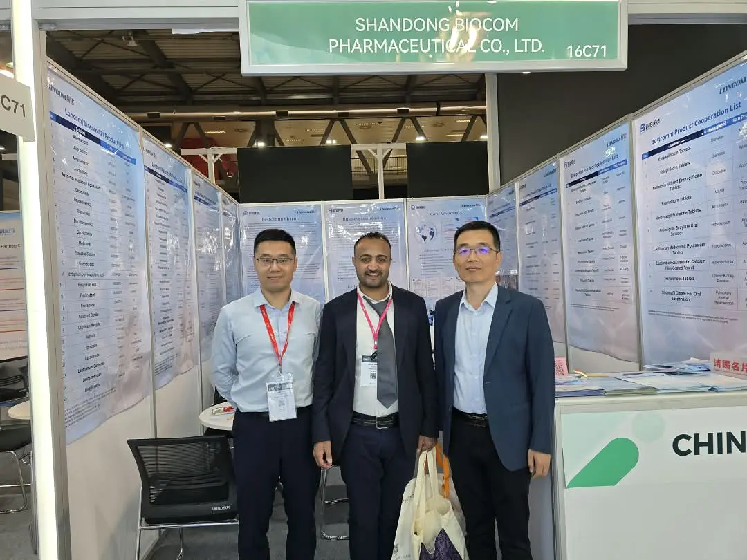 Nahbal Pharma meeting at the Shandong Biocom Pharmaceutical stand